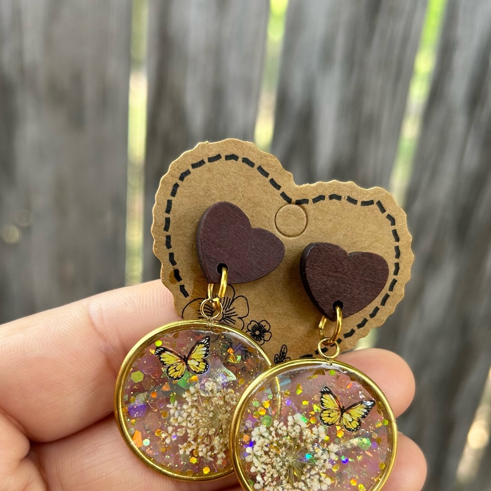 Handmade resin earrings flower